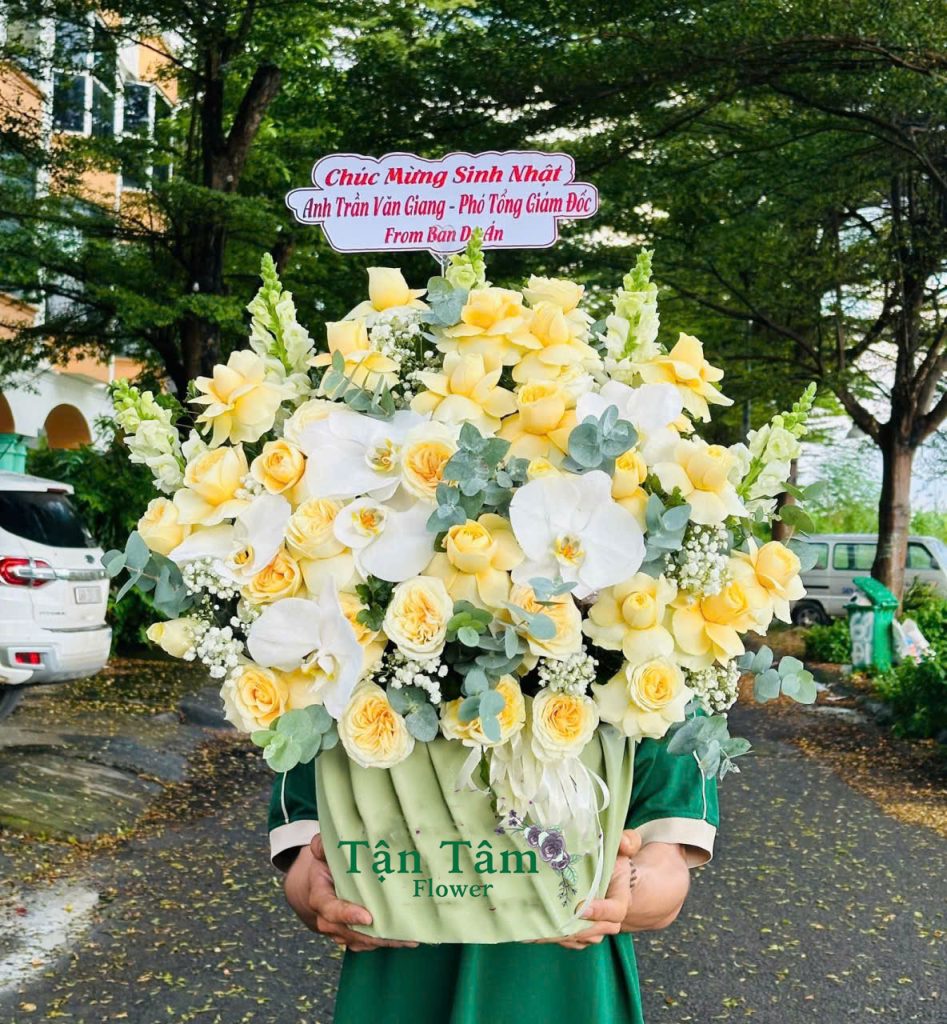 Giỏ hoa tươi Tận Tâm 004